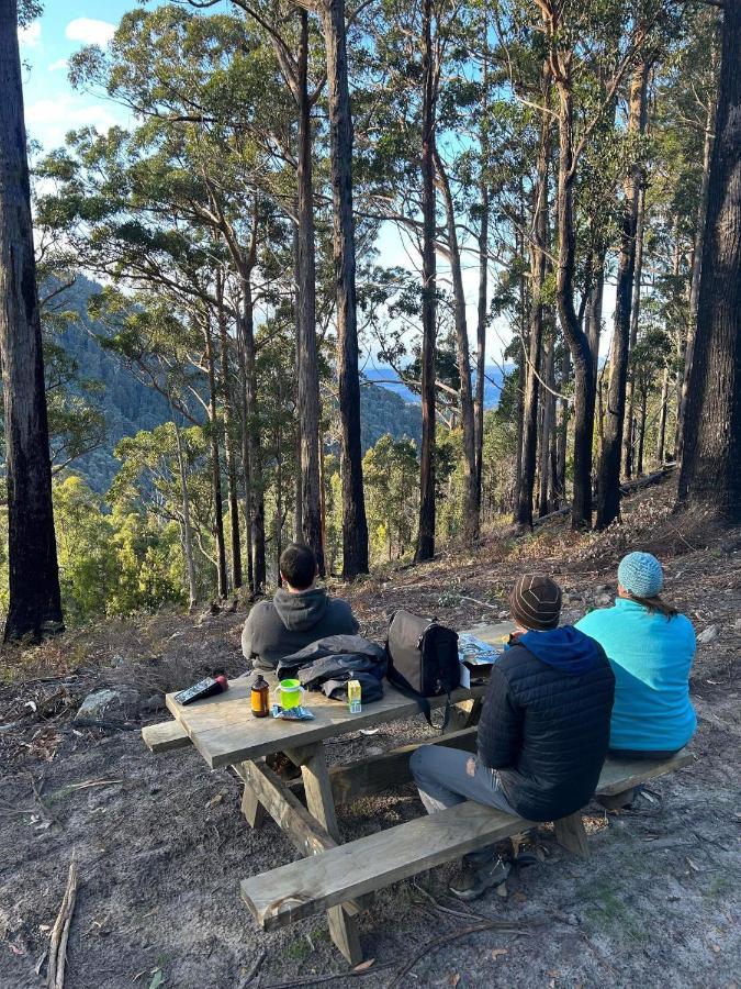 Готель Base Camp Tasmania Нью-Норфолк Екстер'єр фото