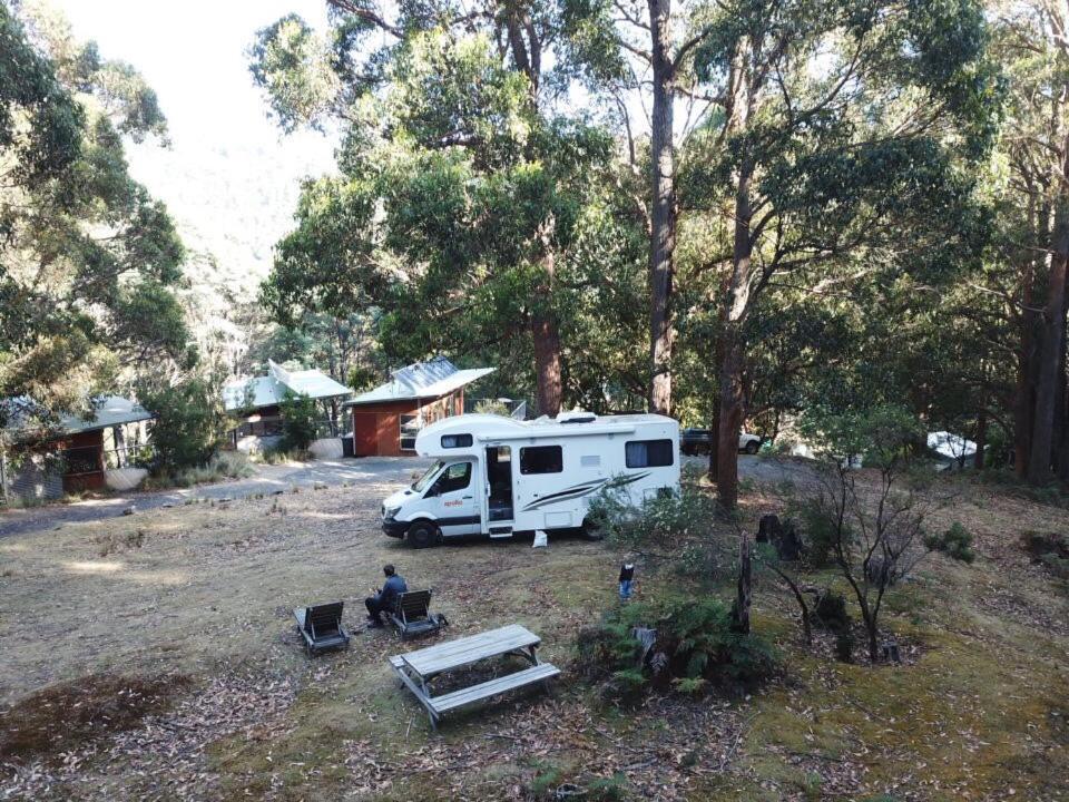 Готель Base Camp Tasmania Нью-Норфолк Екстер'єр фото